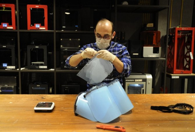 İTÜ ARI Teknokent’te 3D yazıcıda maske üretildi