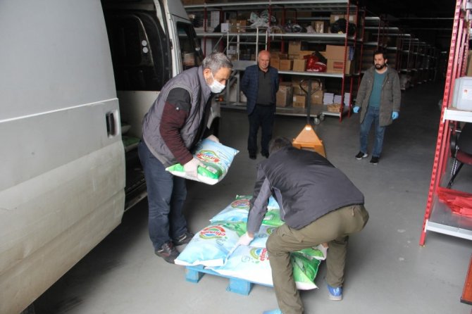 Diyarbakırlı iş adamı sağlık çalışanlarına 1 ton deterjan hibe etti