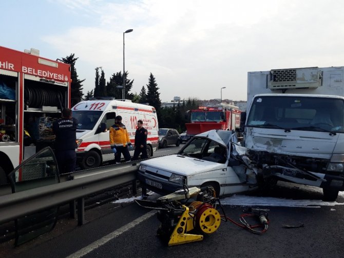 Bakırköy E-5’te feci kaza: 1 kişi hayatını kaybetti