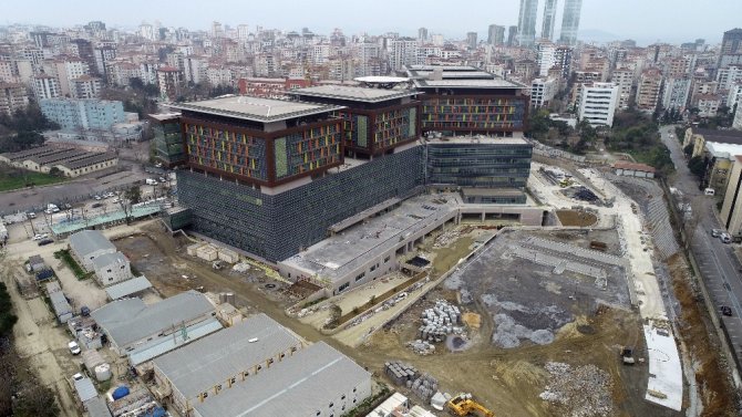 İnşaatında sona gelinen Göztepe Şehir Hastanesi havadan görüntülendi