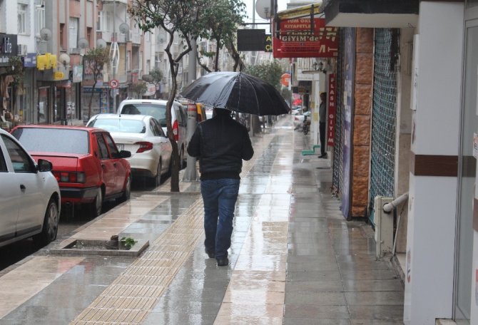 Elazığ’da şiddetli yağış etkili oldu