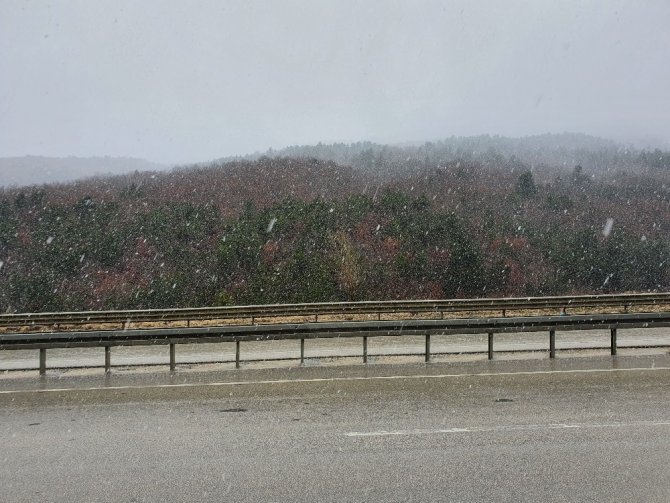 Kastamonu’da Nisan ayında kar sürprizi