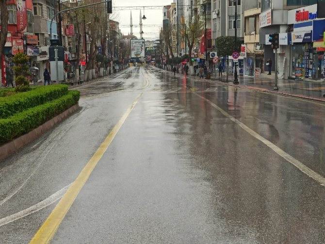 Malatya’da ana caddeler trafiğe kapatıldı