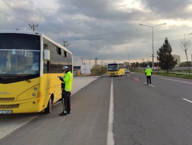 Kızıltepe’de trafikte korona virüs tedbirleri devam ediyor