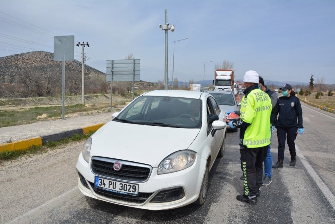 Antalya sınırında kontrole giren ateşi yüksek sürücü kontrol amaçlı hastaneye sevk edildi
