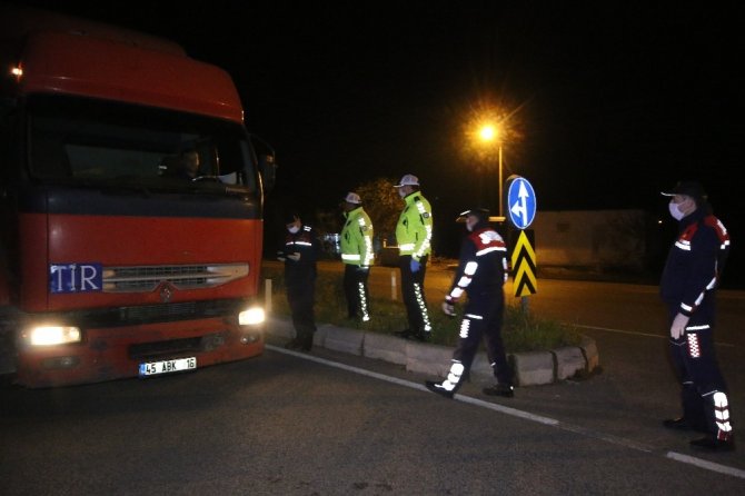 Balıkesir-İzmir sınırında geçişler sınırlandırıldı