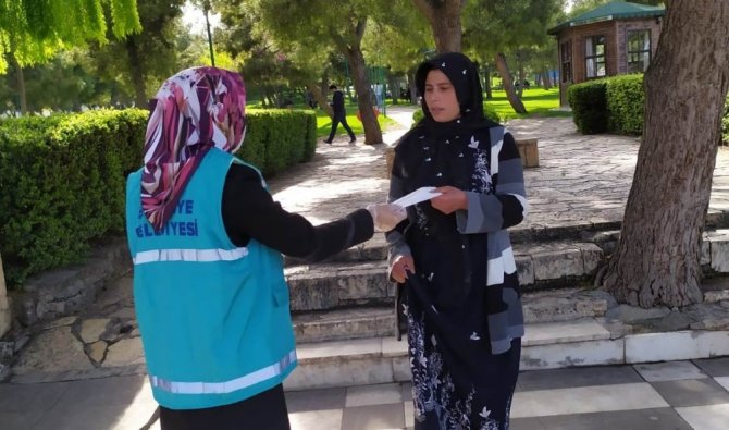 Eyyübiye Belediyesi ücretsiz maske dağıtmaya devam ediyor