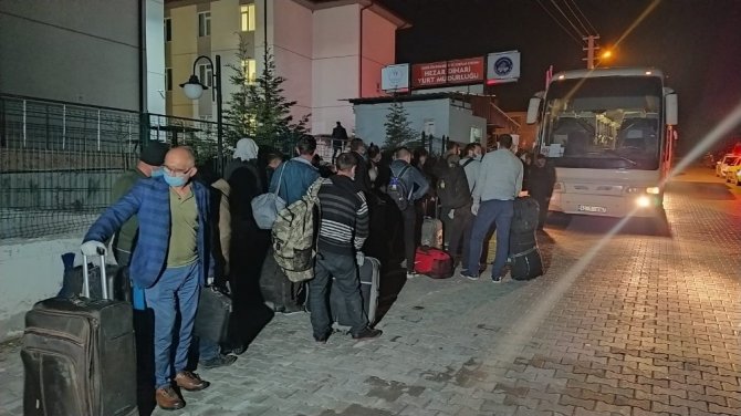 Irak’tan getirilen 334 Türk işçi Kütahya’daki yurtlara yerleştirildi