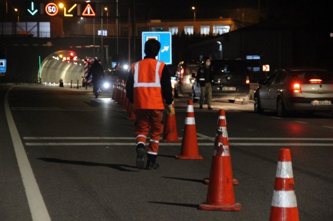 Polis ekipleri uygulama noktaları kurdu; İzmir’e giriş çıkışlar yasaklandı