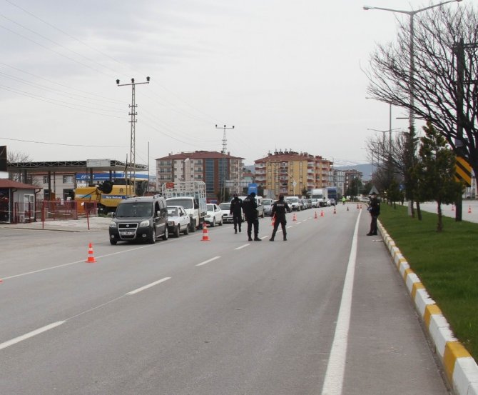 Beyşehir’de araçların giriş çıkışlarına izin verilmiyor