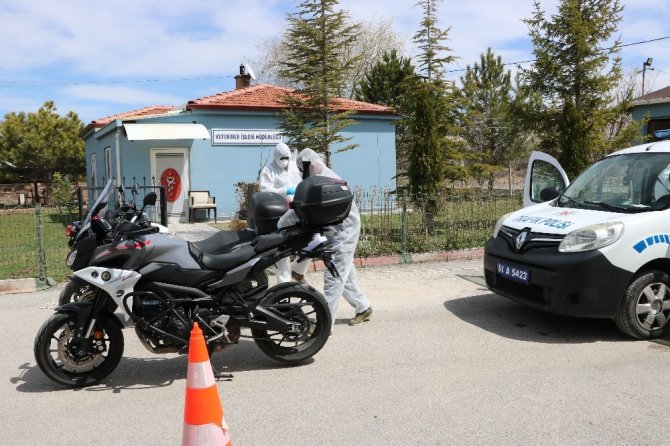 Belediye polis ve sağlıkçıların araçlarını ve konutlarını ücretsiz dezenfekte ediyor