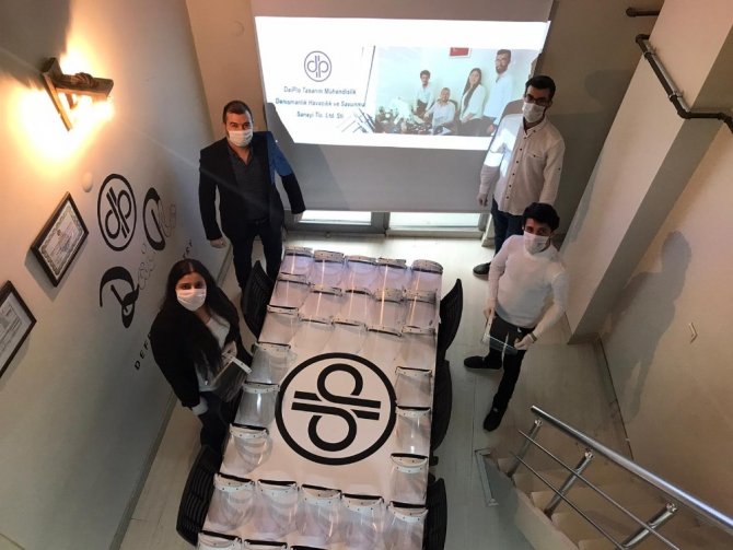 Bartın Üniversitesi öğrencileri yüz koruyucu siperlik üretti