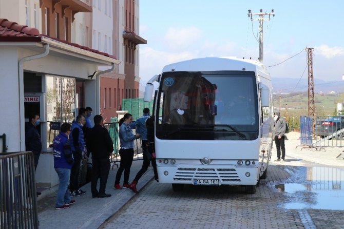 Bolu’da, karantina sürecini tamamlayan 29 kişi evlerine döndü