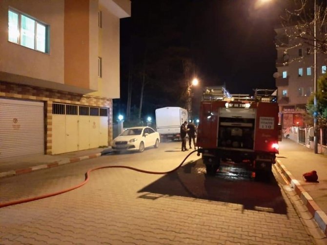 Türkeli’de 6 katlı binanın çatısında yangın