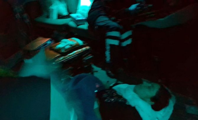 Polis helikopteri doğum yapan kanamalı hasta için gece uçtu