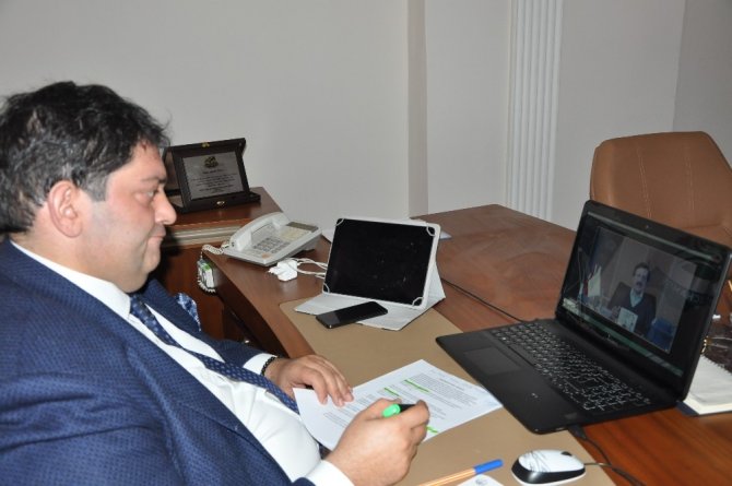 TOBB Yönetim Kurulu Başkanı Rifat Hisarcıklıoğlu, oda ve borsa başkanlarıyla video konferans aracılığı ile görüştü
