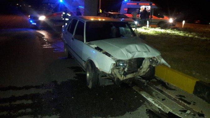 Manisa’da iki otomobil çarpıştı: 6 yaralı