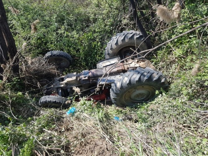 Manisa’da traktör sulama kanalına devrildi: 1 ölü