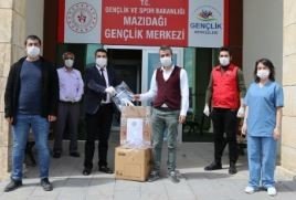 Mazıdağı’nda üretilen yüz koruyucu siperler sağlık çalışanlarına dağıtıldı