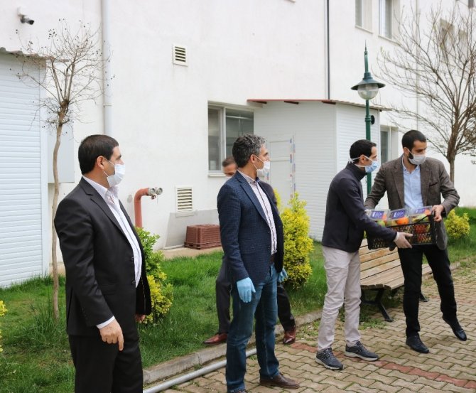 Sağlık-Sen Diyarbakır Şubesi sağlık çalışanlarını unutmadı
