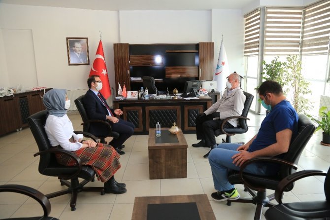 Başkan Akman’dan sağlık çalışanlarına moral ziyareti