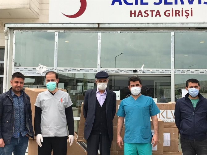 Silvanlı iş adamından sağlık çalışanlarına yüz koruyucu siper ve maske yardımı