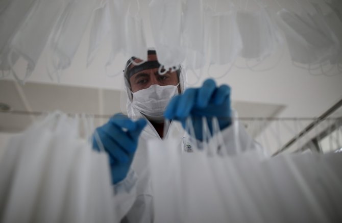 Nilüfer Belediyesi günde 20 bin maske üretiyor