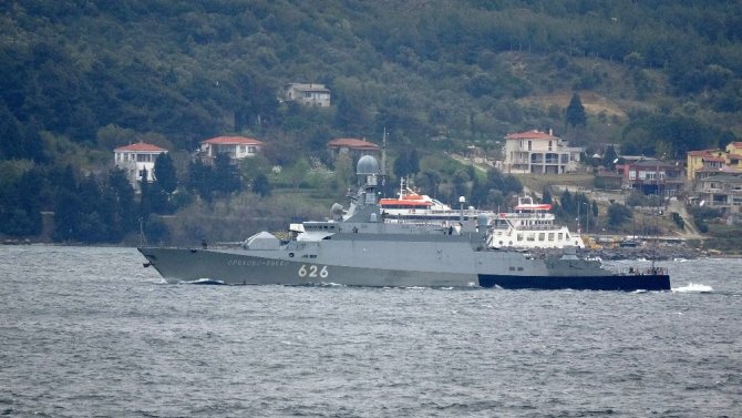 Rus savaş gemisi ’Orekhovo-Zuevo’ Çanakkale Boğazı’ndan geçti