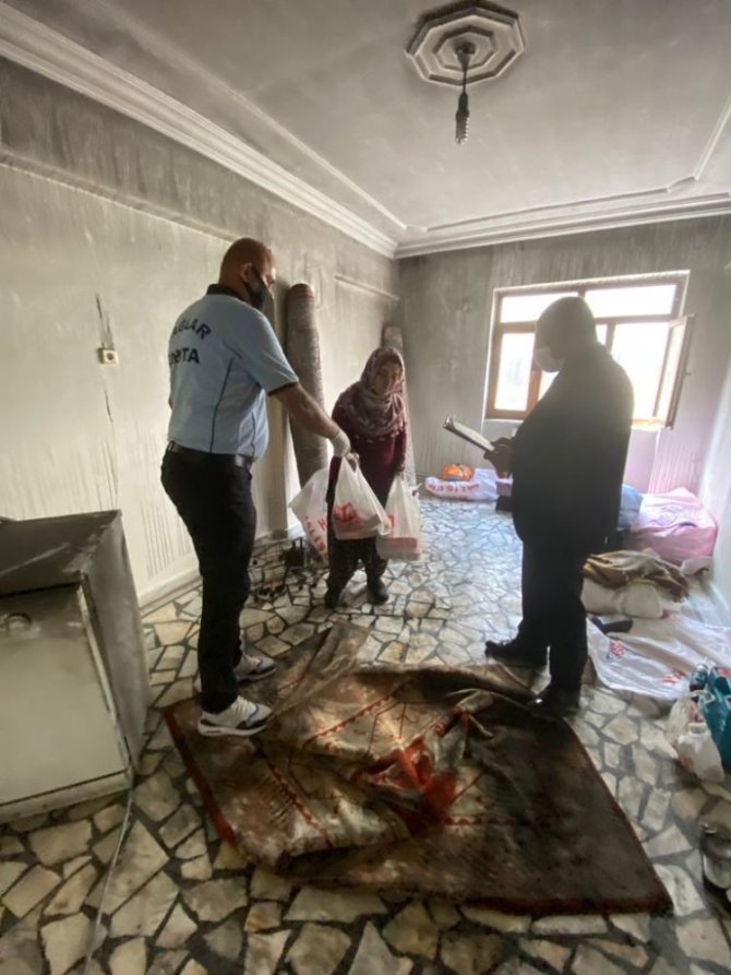 Yangında evleri kullanılamaz hale gelen aileye Başkan Beyoğlu sahip çıktı