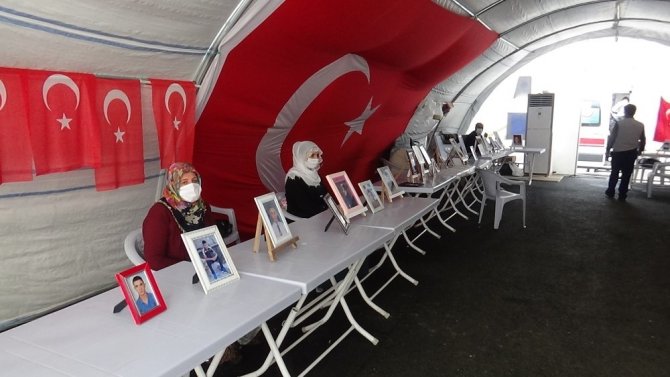 HDP önündeki ailelerin evlat nöbeti 233’üncü gününde