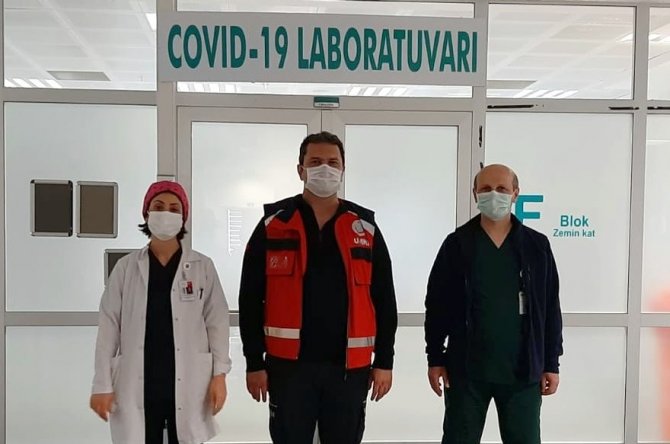 Eskişehir İl Sağlık Müdürü Prof. Dr. Uğur Bilge koronavirüs hastalarını ziyaret etti