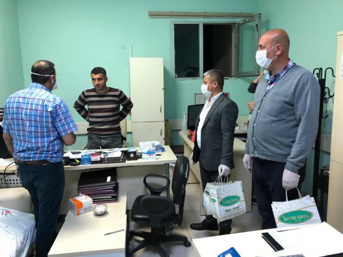 Sağlık-Sen Şırnak Şube Başkanı Uçaş Silopi Devlet Hastanesi çalışanlarını ziyaret etti