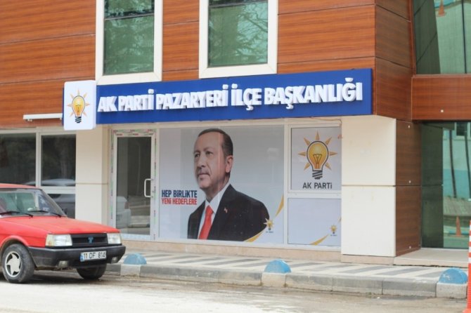 AK Parti Pazaryeri İlçe Başkanlığı yeni yerine taşındı