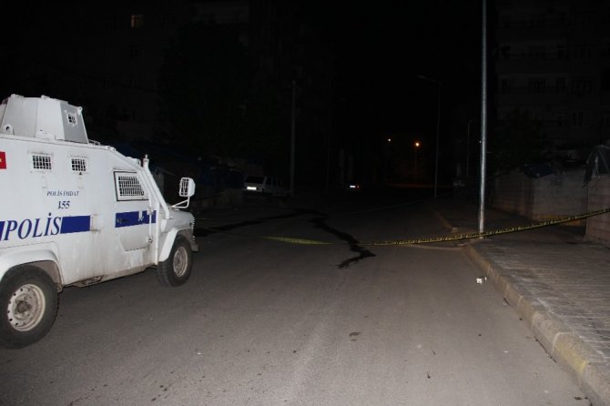 Diyarbakır’da gecenin sessizliğini silah sesleri bozdu