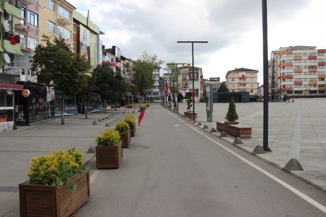 Kocaeli’de sokaklar 23 Nisan’da boş kaldı