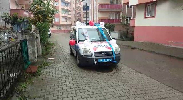 Jandarma ve polis araçları 23 Nisan için süslendi, ekipler çocuklara hediye dağıttı
