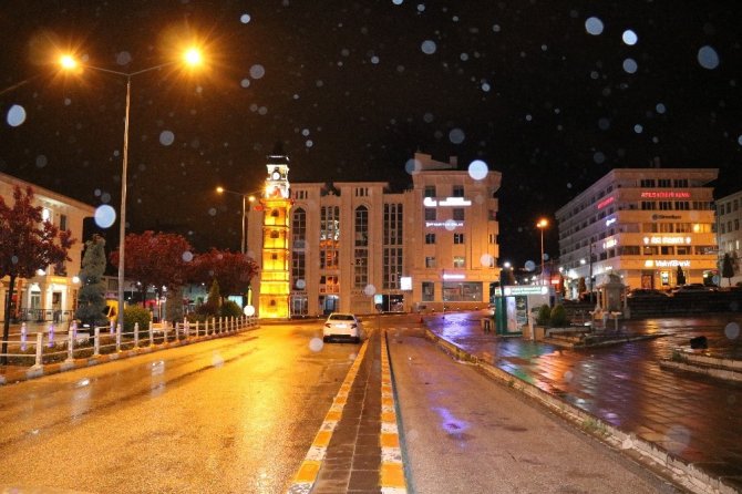 Yozgat’a Mayıs ayında kar yağdı