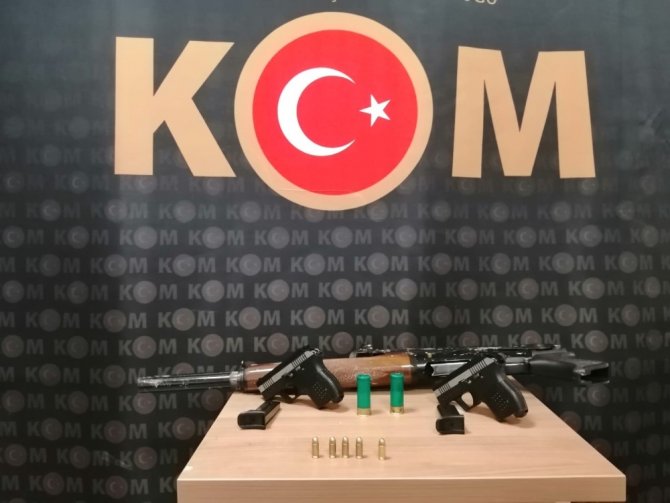 Antalya’da ruhsatsız silah ticareti operasyonu
