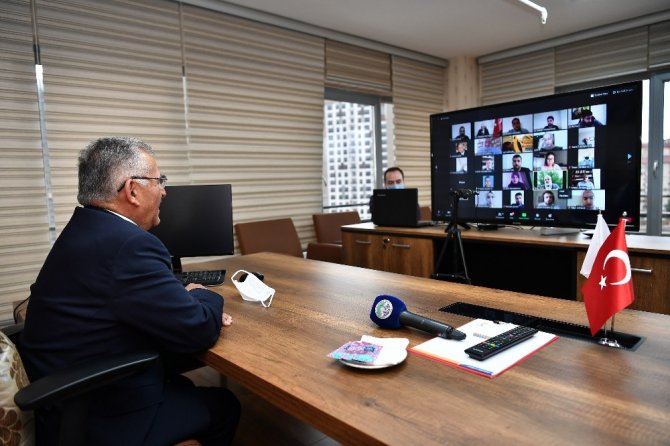 Başkan Büyükkılıç’tan video konferans ile bayramlaşma