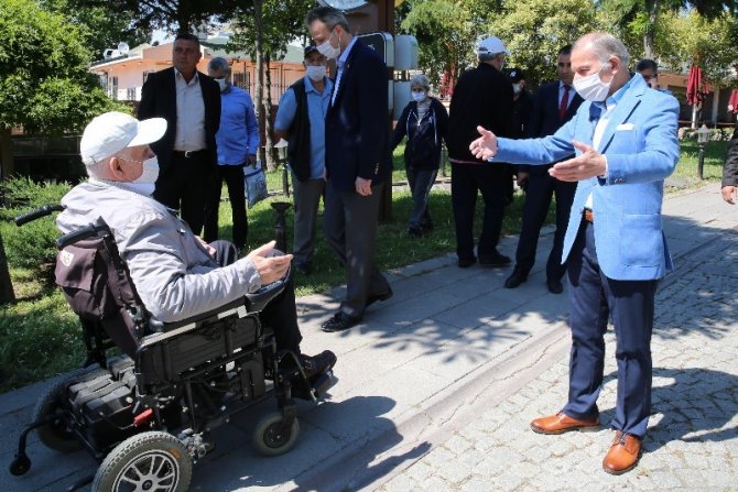 Başkan Aydıner, 65 yaş üstü vatandaşlarla bayramlaştı