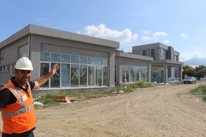Gazipaşa Kültür Merkezi inşaatı hızla yükseliyor