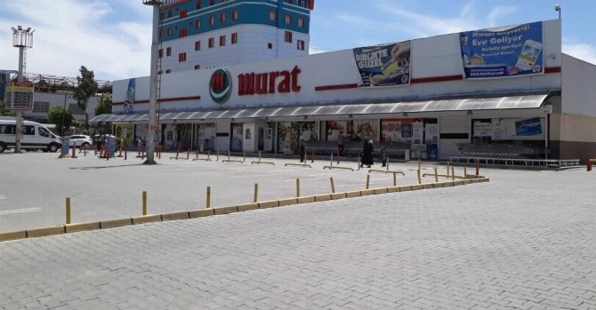 Siirt’te çalışanların bir bölümünün korona virüs testi pozitif çıkan market kapatıldı