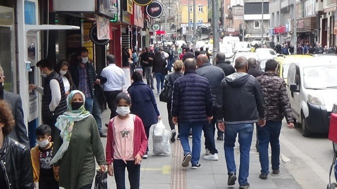 Zonguldaklılar kısıtlama sonrası sokaklara akın etti