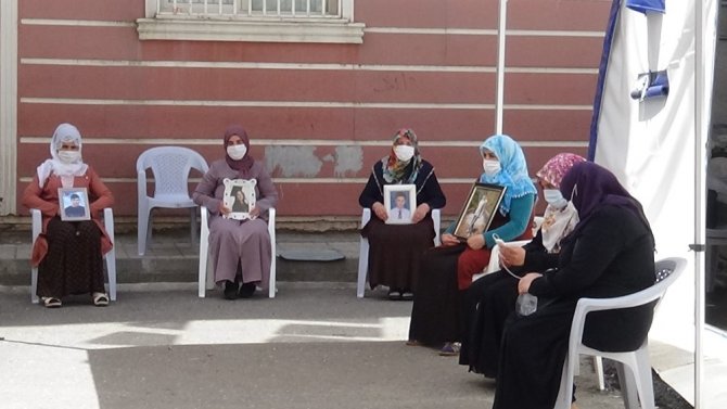 HDP önündeki ailelerin evlat nöbeti 269’uncu gününde