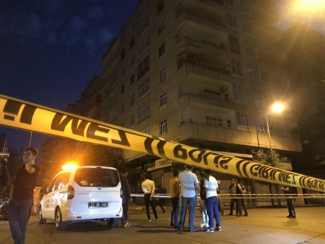 Diyarbakır’da binanın kolonları çatladı, 3 bina tedbiren boşaltıldı