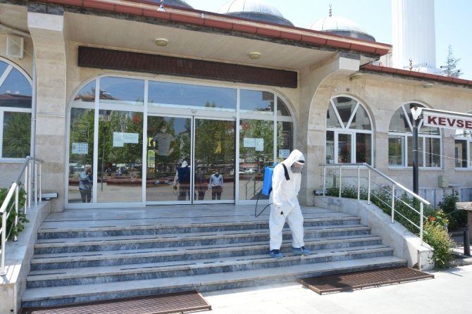 Havza Belediyesi camileri dezenfekte etti