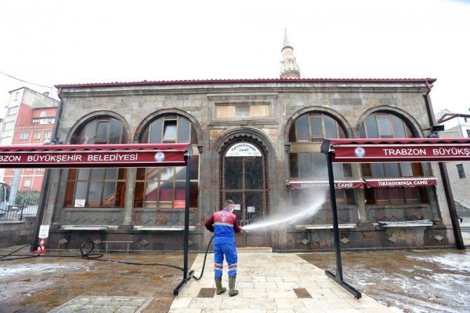 Trabzon’da Cuma namazı kılınacak yerler belli oldu