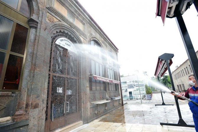 Trabzon’da Cuma namazı kılınacak yerler belli oldu