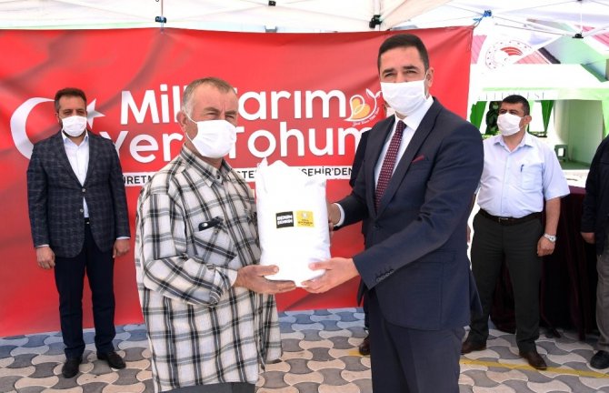 Konya Büyükşehir’den üreticiye yerli susam tohumu desteği
