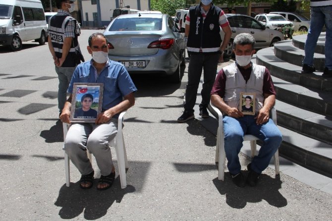 HDP önündeki ailelerin evlat nöbeti 271’inci gününde